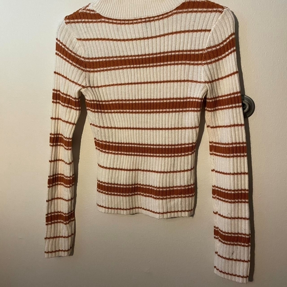H&M Sweaters - H&M Divided Cream and Brown Knit Top